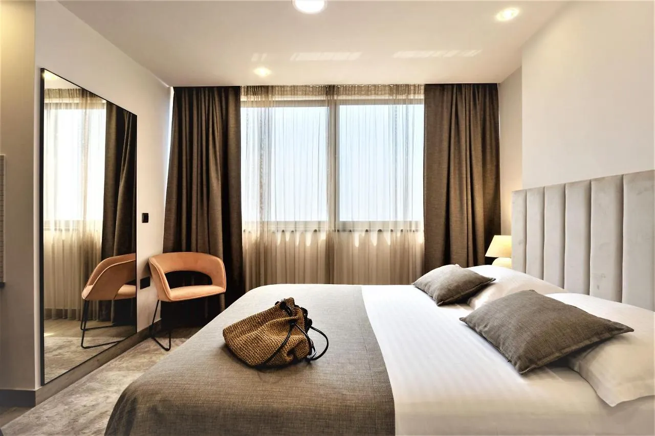 Island View Apartment Split