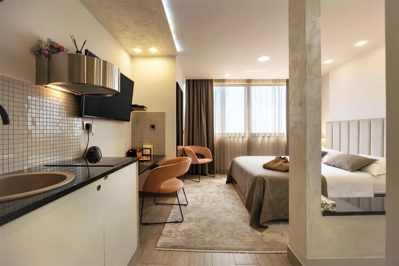 Island View Apartment Split