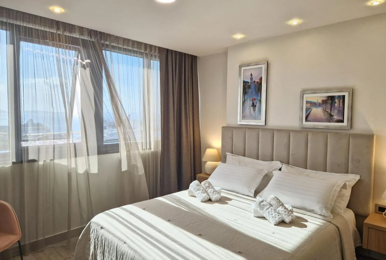 Island View Apartment Split